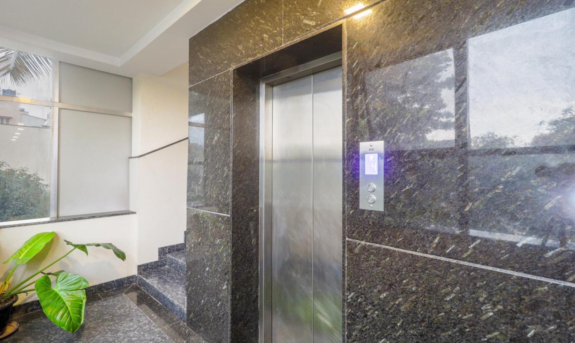Treebo Anjani Fortune Suites บังกาลอร์ ภายนอก รูปภาพ